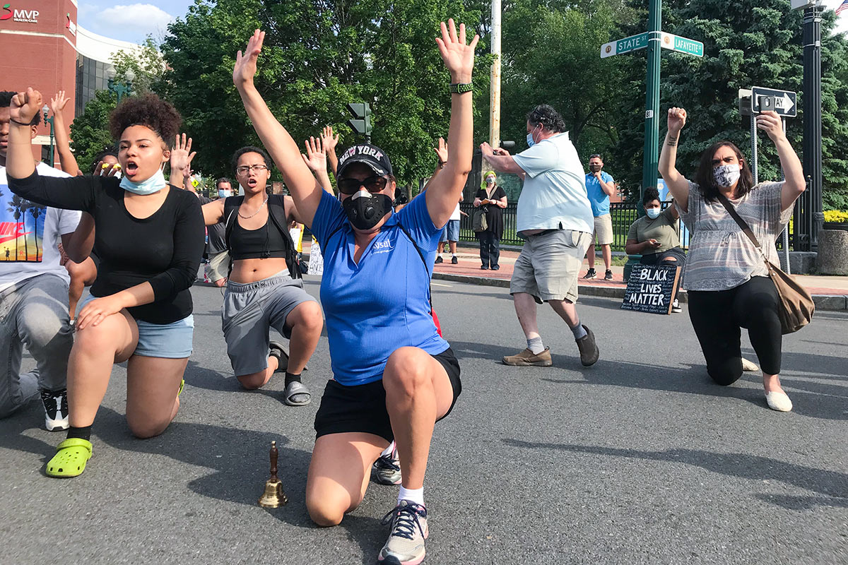 Walking the walk: NYSUT members across the state rally for justice 