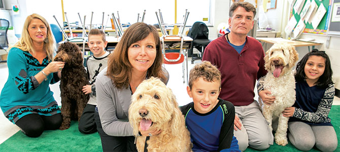 why schools should have therapy dogs